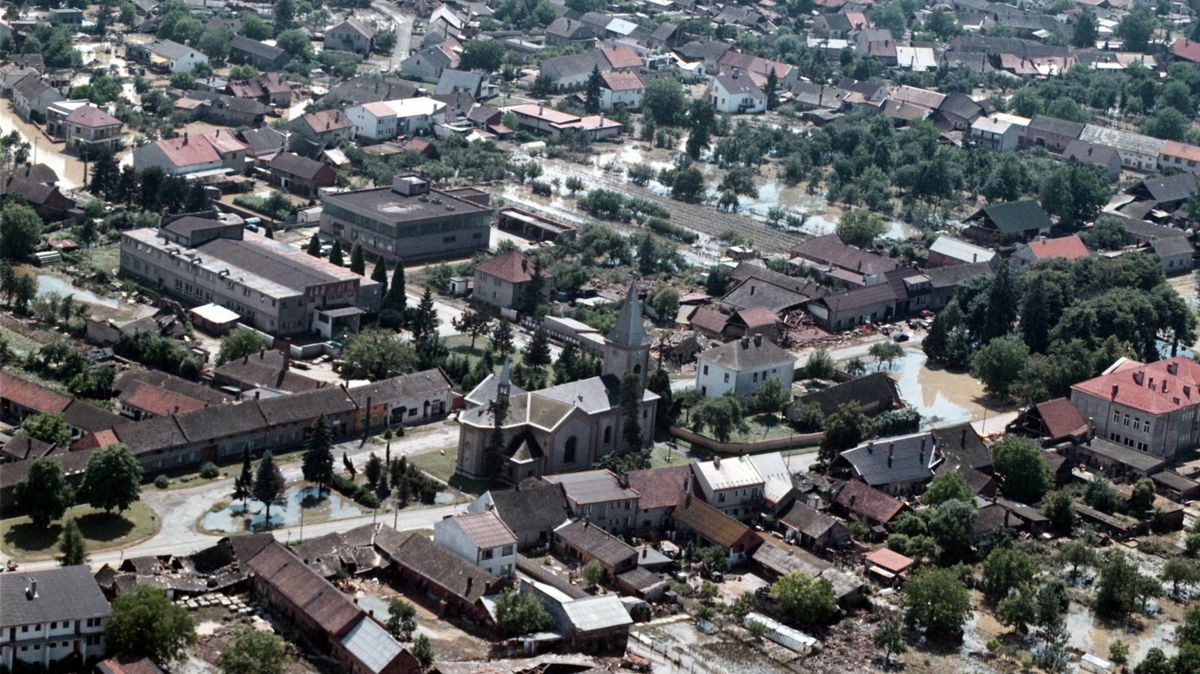 Obrazem: Jak před čtvrt stoletím záplavy zdevastovaly Moravu